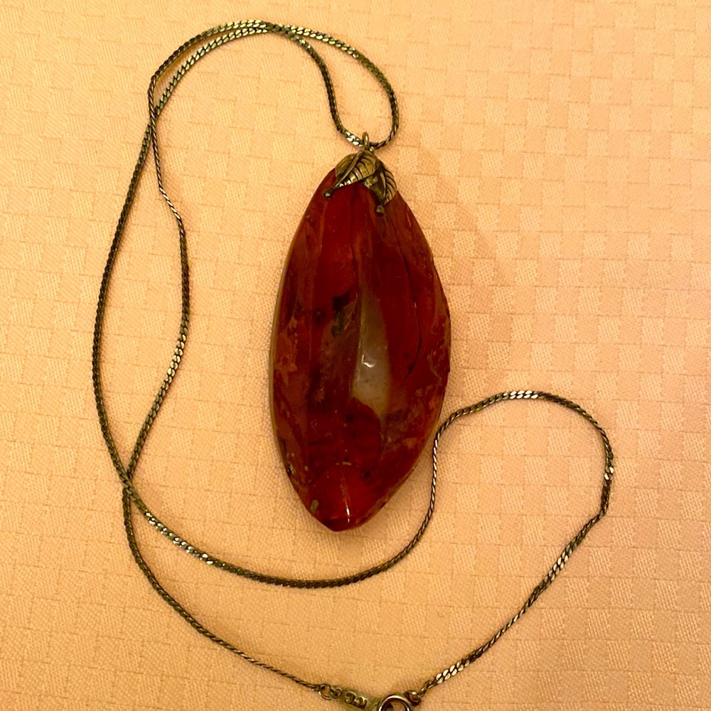 Elegant Red Pendant Necklace